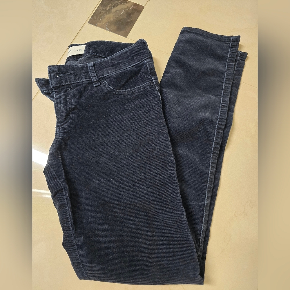 Anercrombie & Fitch Corduroy Pant